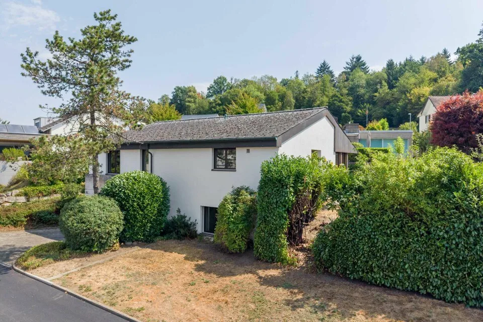 Freistehendes 6.5-Zimmer-Einfamilienhaus an privilegierter Wohnlage