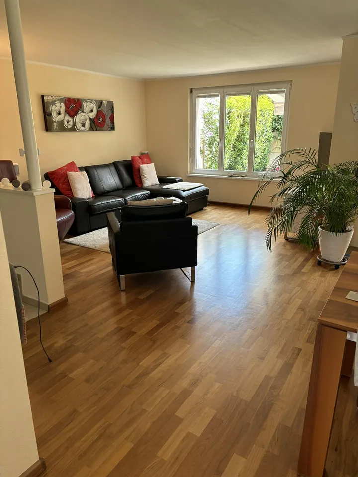 Gepflegtes 5.5-Zimmer Doppeleinfamilienhaus