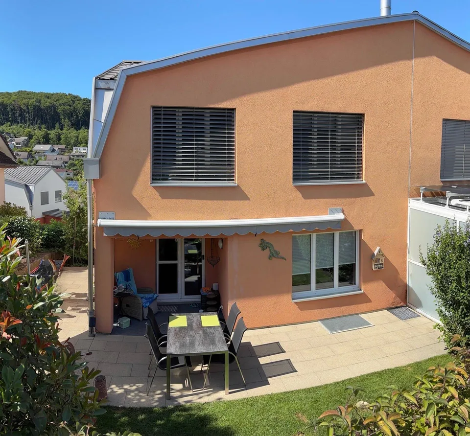 Gepflegtes 5.5-Zimmer Doppeleinfamilienhaus