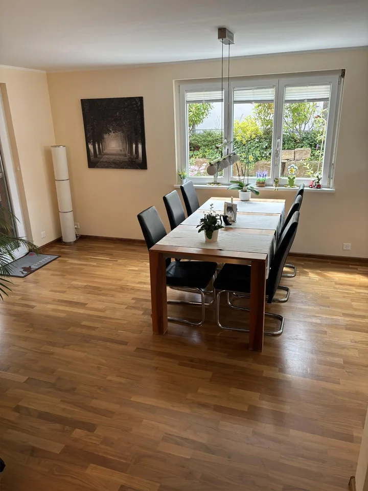 Gepflegtes 5.5-Zimmer Doppeleinfamilienhaus