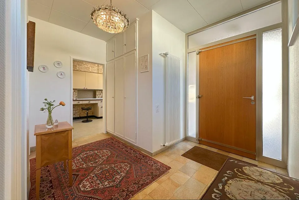 Grosses Einfamilienhaus mit wunderbarem Garten und Privatsphäre