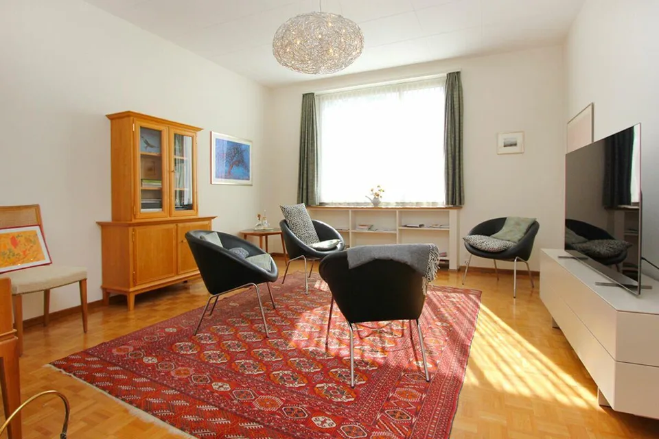 Grosses Einfamilienhaus mit wunderbarem Garten und Privatsphäre