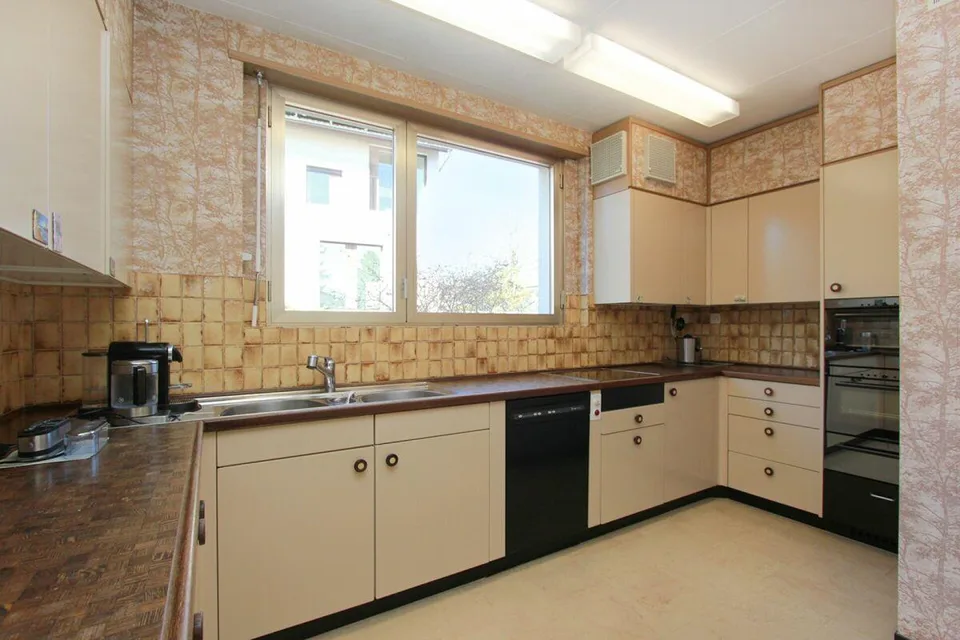Grosses Einfamilienhaus mit wunderbarem Garten und Privatsphäre