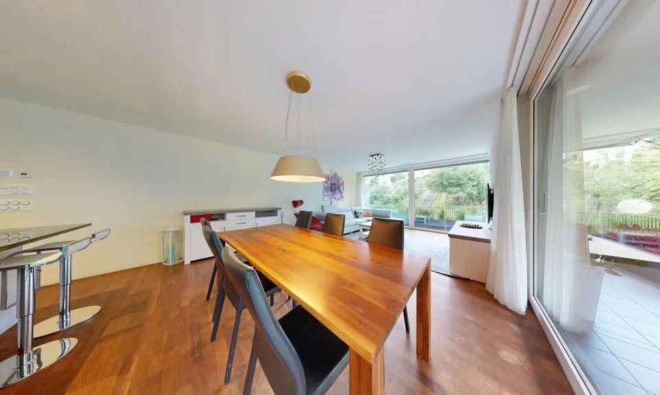 Lichtdurchflutete 3.5-Zimmerwohnung mit grossem Balkon am Rotsee