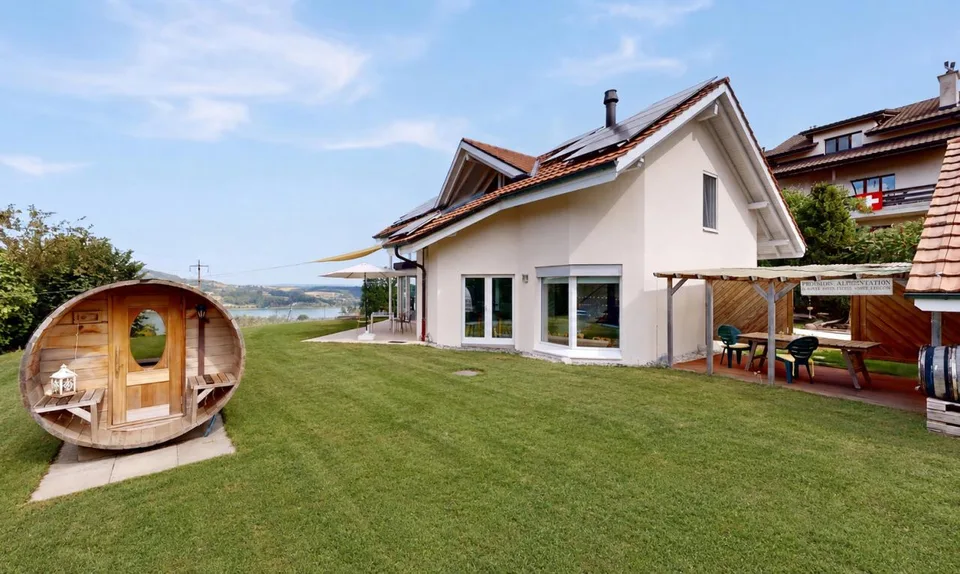 Villa d'exception avec une vue imprenable sur le lac de la Gruyère