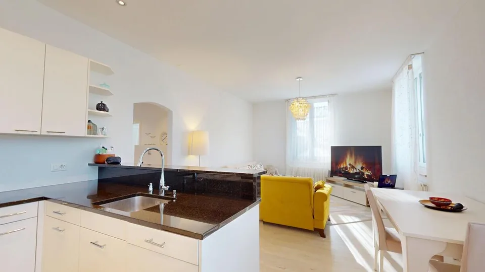 Moderne und sonnige 4.5 Zimmer Wohnung