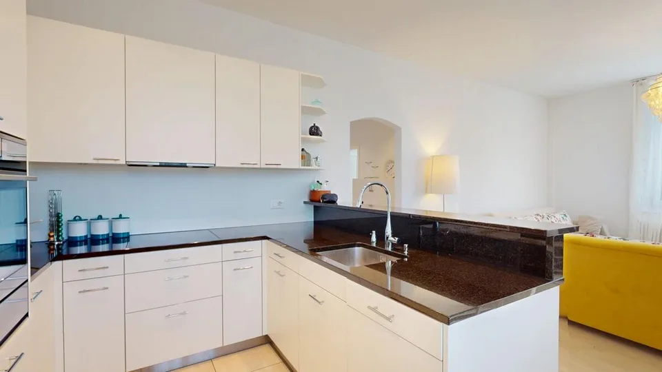 Moderne und sonnige 4.5 Zimmer Wohnung