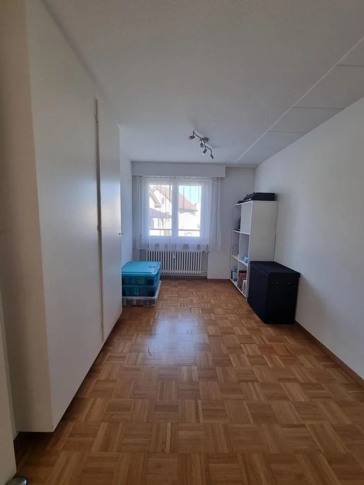 Grosszügige 4 Zimmerwohnung in Thun
