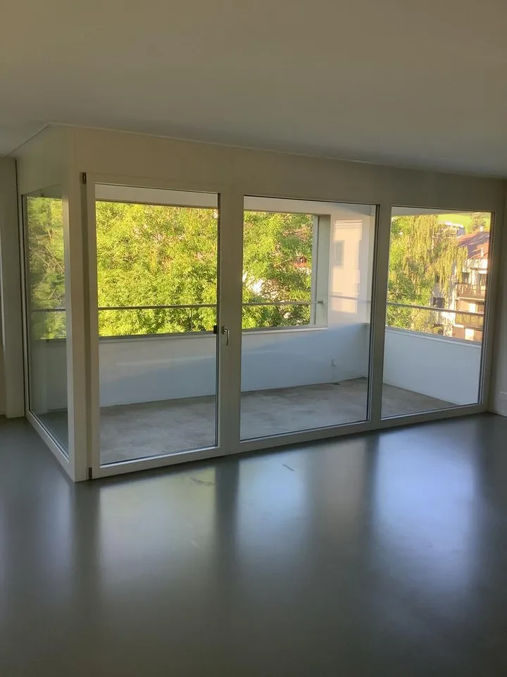 Moderne Wohnung mit Loggia, 2 Nasszellen, Waschturm