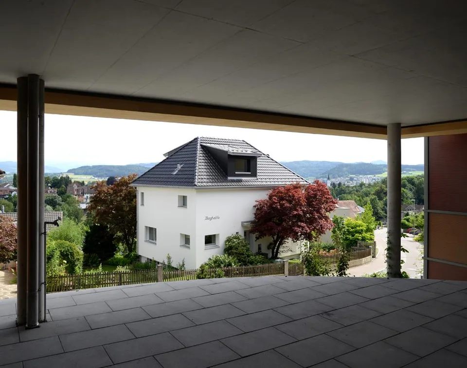 Ökologische Stadtwohnung mit grossem, gedecktem Sitzplatz
