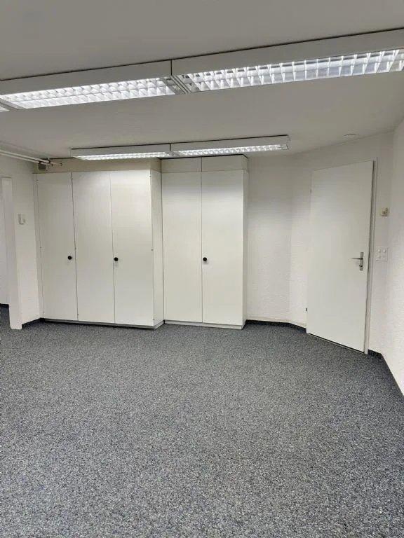 GEWERBEFLÄCHE (40M2) | GERÄUMIG | PLATZ FÜR KREATIVITÄT