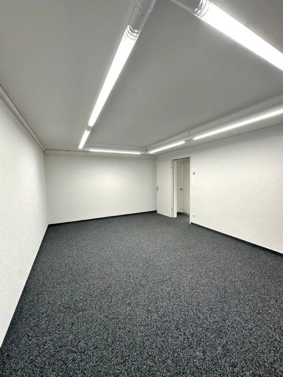 GEWERBEFLÄCHE (40M2) | GERÄUMIG | PLATZ FÜR KREATIVITÄT