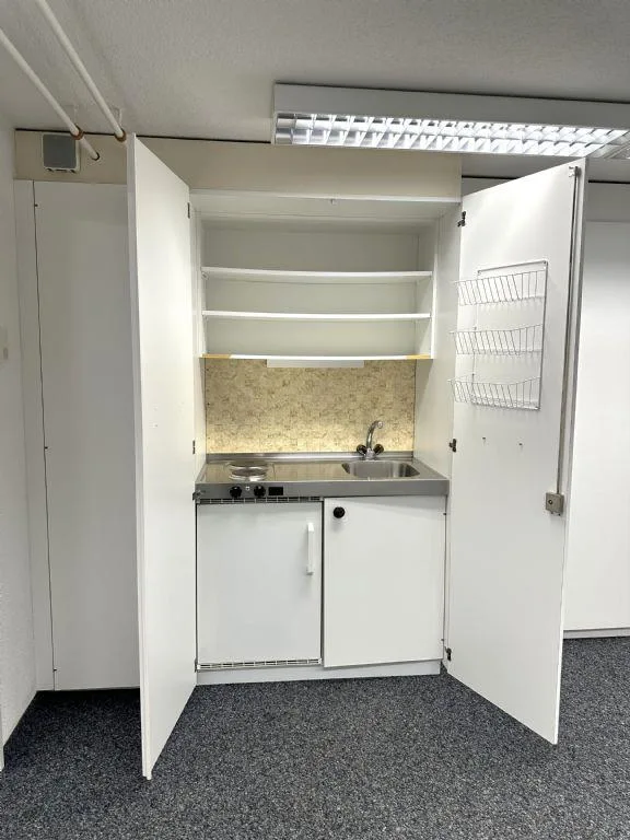 GEWERBEFLÄCHE (40M2) | GERÄUMIG | PLATZ FÜR KREATIVITÄT