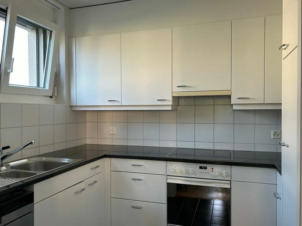 Attraktive 3.5-Zimmerwohnung am Sonnenplatz mit Bergblick