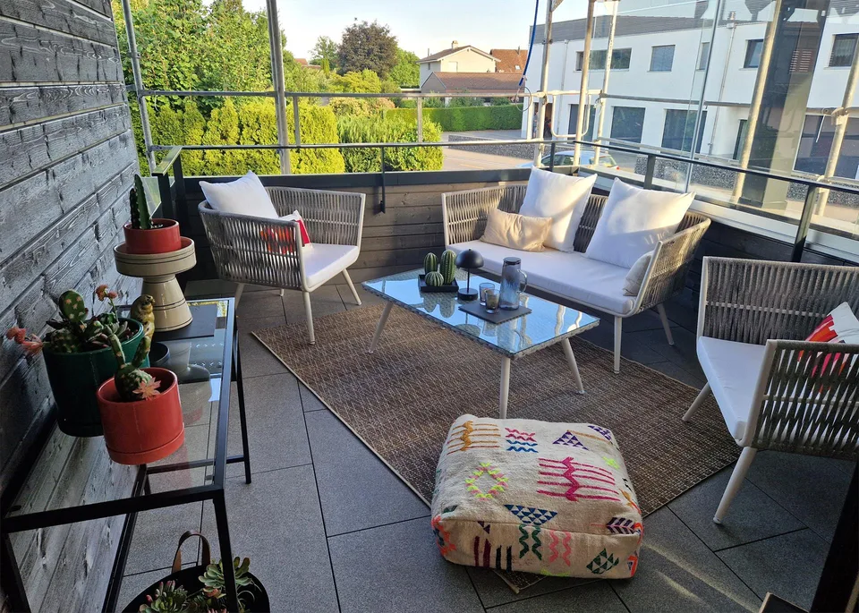 Neubau-Wohnung mit zwei Balkonen und Seesicht