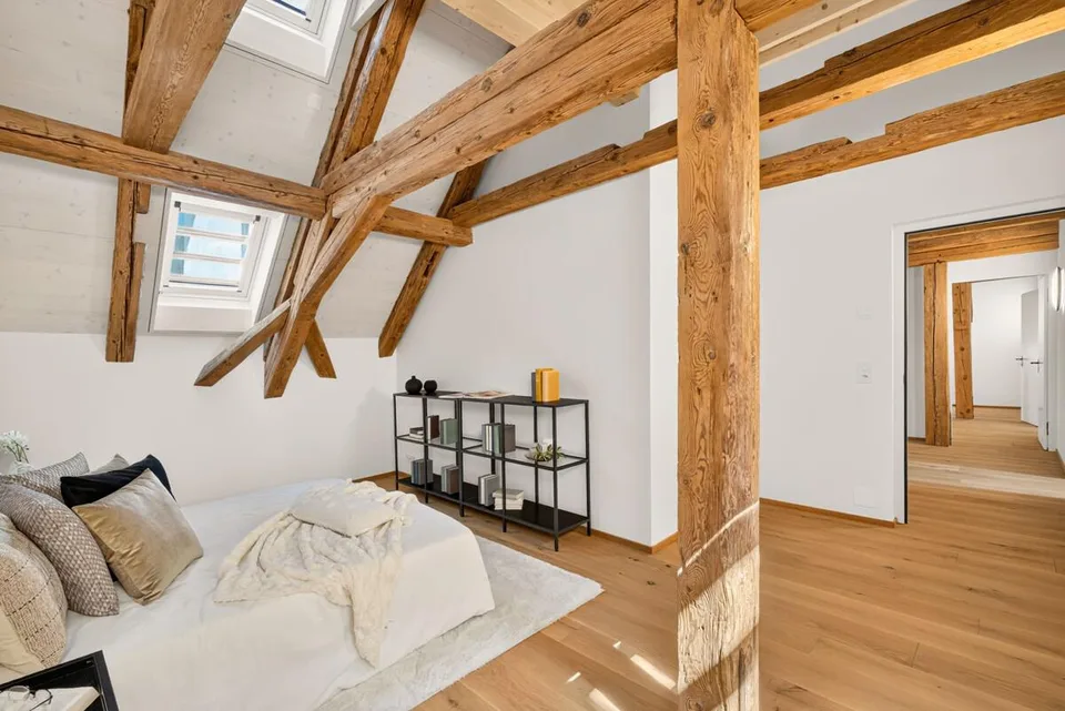 Zizers: stilvolle Turmwohnung mit Blick auf die Bündner Berge