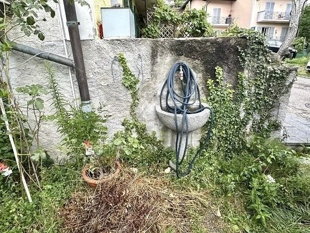 2 1/2-Zimmer-Einfamilienhaus mit Gästebungalow an sehr ruhiger Lage...