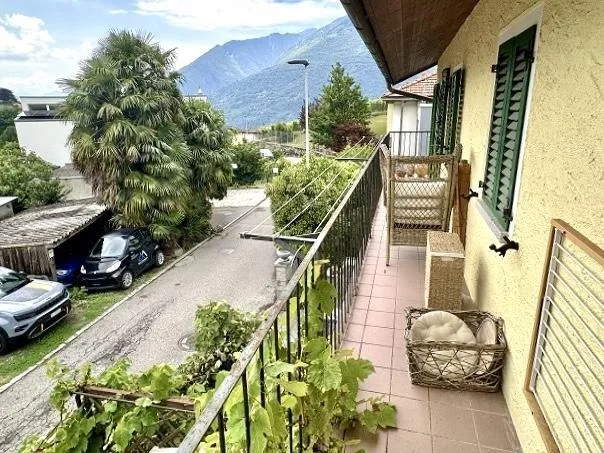 2 1/2-Zimmer-Einfamilienhaus mit Gästebungalow an sehr ruhiger Lage...