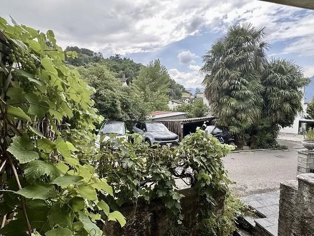 2 1/2-Zimmer-Einfamilienhaus mit Gästebungalow an sehr ruhiger Lage...
