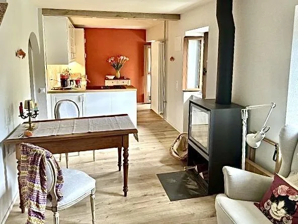 2 1/2-Zimmer-Einfamilienhaus mit Gästebungalow an sehr ruhiger Lage...
