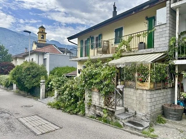 2 1/2-Zimmer-Einfamilienhaus mit Gästebungalow an sehr ruhiger Lage...