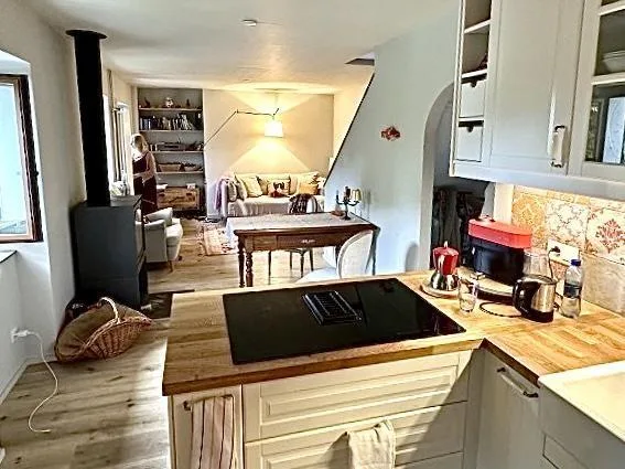 2 1/2-Zimmer-Einfamilienhaus mit Gästebungalow an sehr ruhiger Lage...