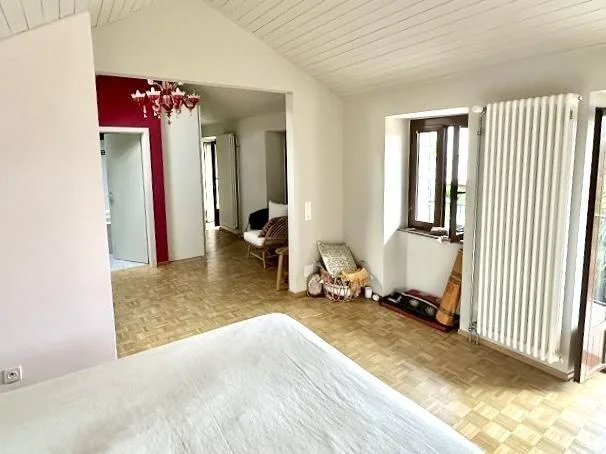 2 1/2-Zimmer-Einfamilienhaus mit Gästebungalow an sehr ruhiger Lage...
