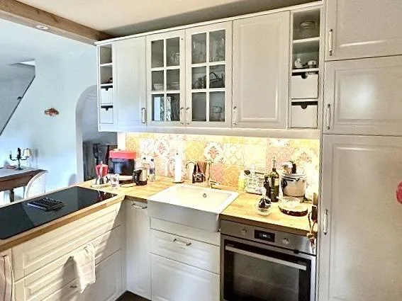 2 1/2-Zimmer-Einfamilienhaus mit Gästebungalow an sehr ruhiger Lage...