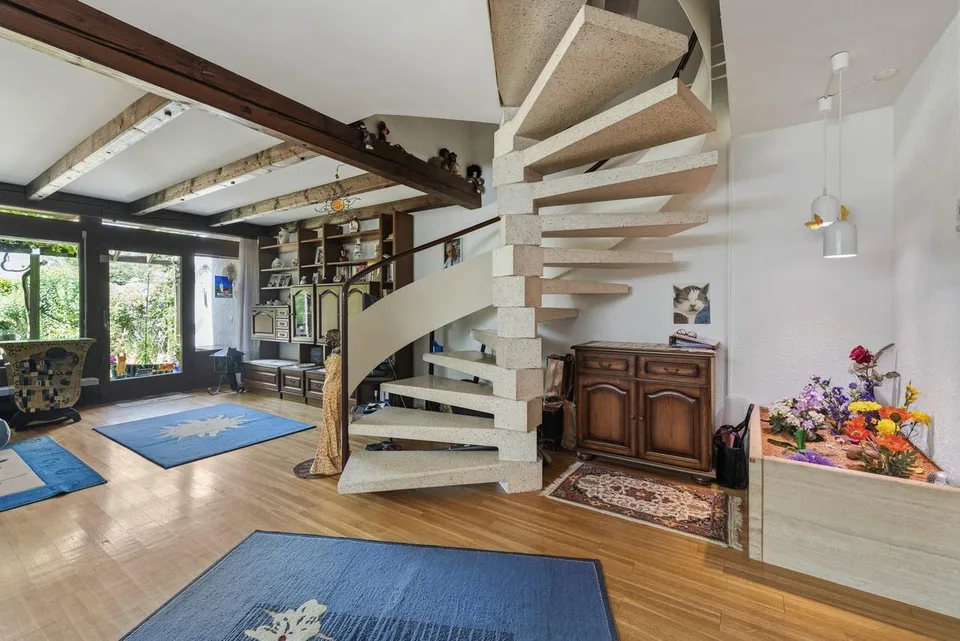 5.5-Zimmer-Doppeleinfamilienhaus mit Garten in Muttenz