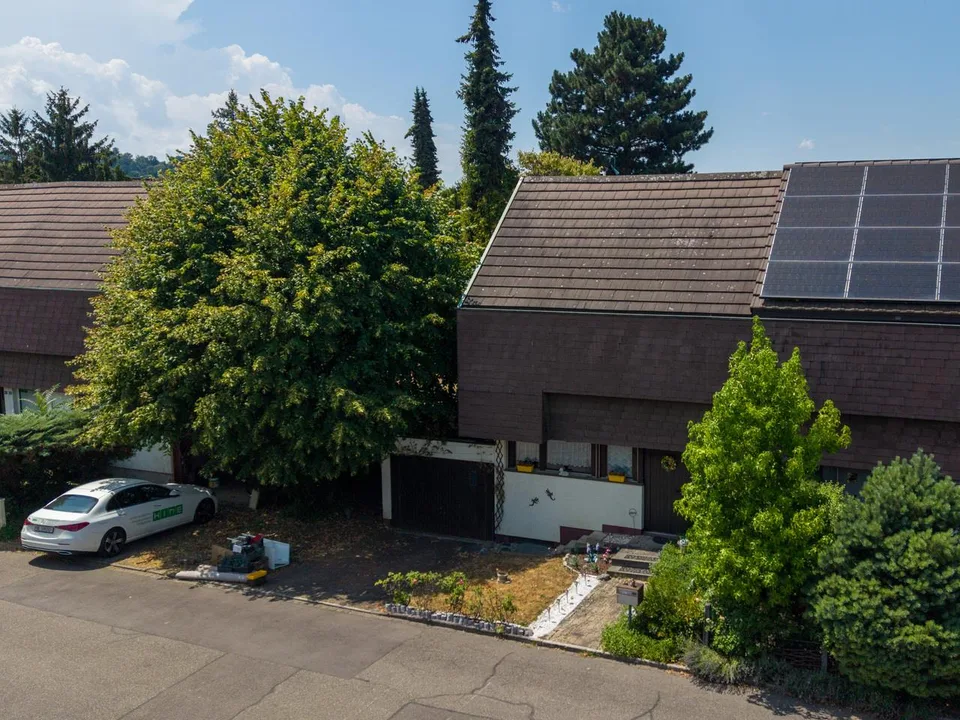 5.5-Zimmer-Doppeleinfamilienhaus mit Garten in Muttenz