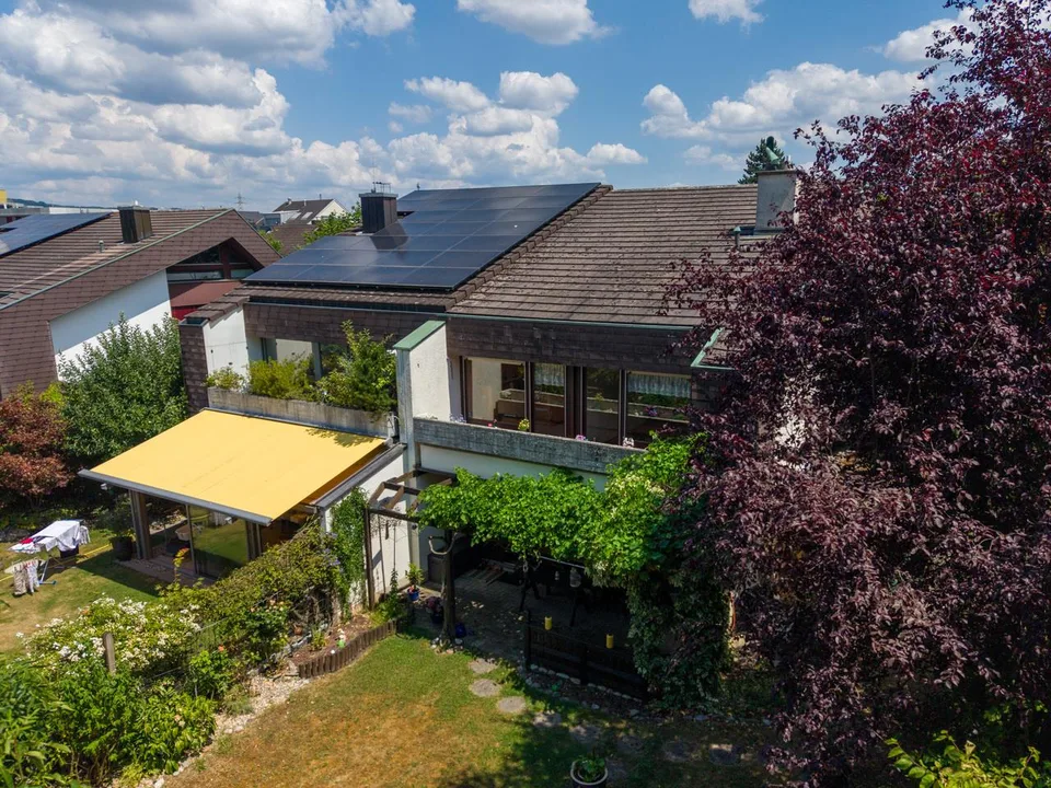 5.5-Zimmer-Doppeleinfamilienhaus mit Garten in Muttenz
