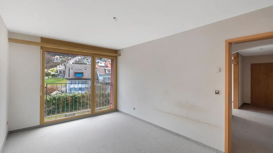 Grosszügige Familienwohnung an ruhiger Lage - mit Balkon & Cheminée