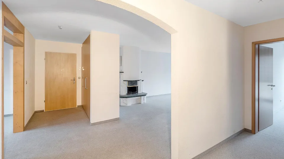 Grosszügige Familienwohnung an ruhiger Lage - mit Balkon & Cheminée