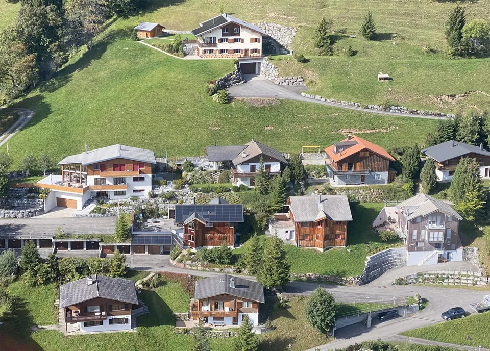 804 m2 Bauland W2b zuoberst im Anggetlin mit Traumsicht - Erstwohnsitz