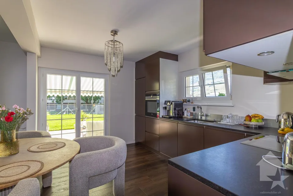 Villa 6.5 pièces rénovée avec studio indépendant et grand jardin – Foto 7 von 30