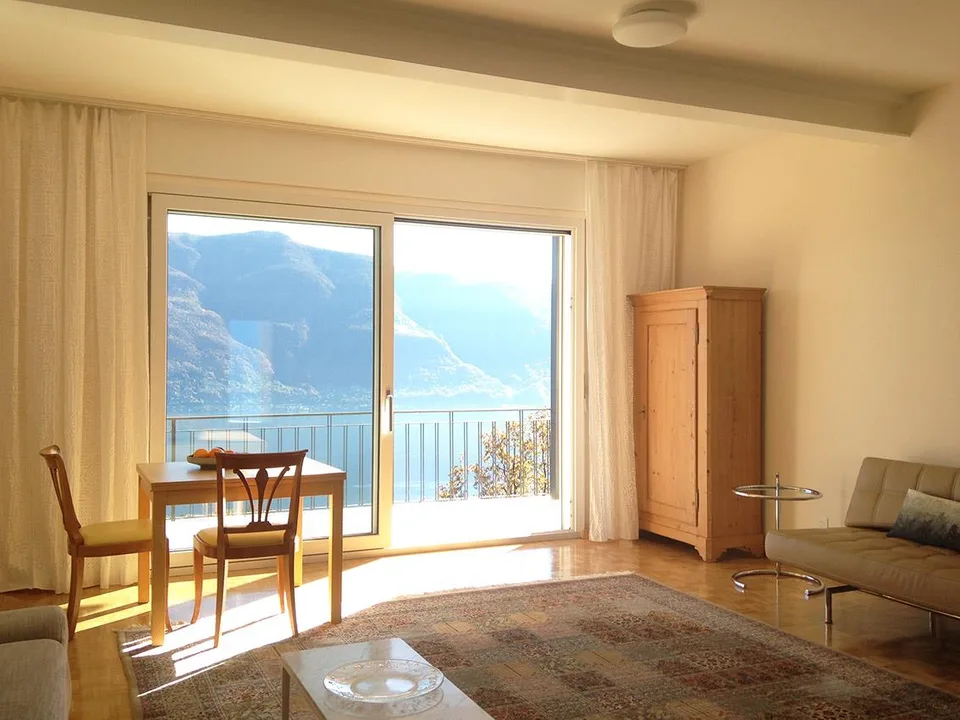 Moderne sonnige Wohnung an ruhiger top Seesichtlage – Foto 2 von 11