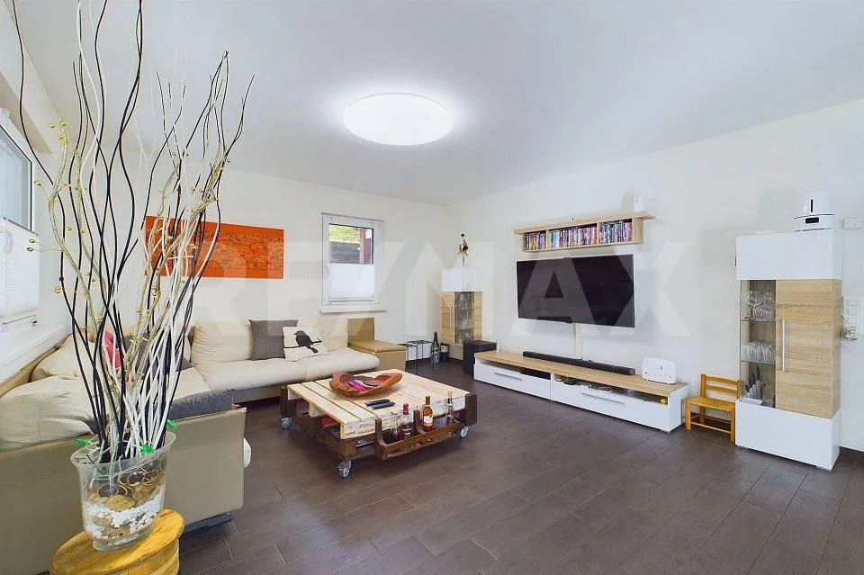 Casa unifamiliare indipendente con giardino e vista aperta – Foto 8 von 15