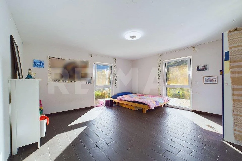 Casa unifamiliare indipendente con giardino e vista aperta – Foto 12 von 15