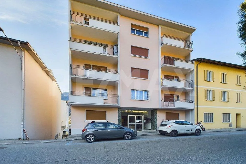Appartamento di 3,5 locali con bella vista e ottimo rendimento – Foto 11 von 12