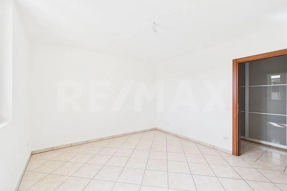 Appartamento di 4 ½ locali ristrutturato a Genestrerio – Foto 8 von 20