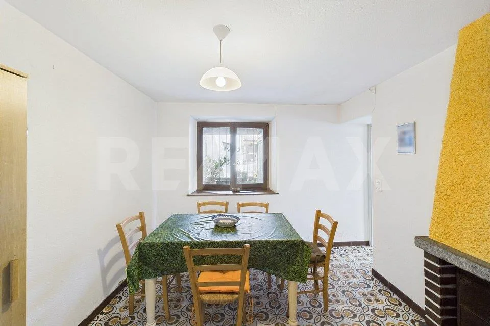 Casa ticinese con terrazza e mansarda panoramica – Foto 7 von 15