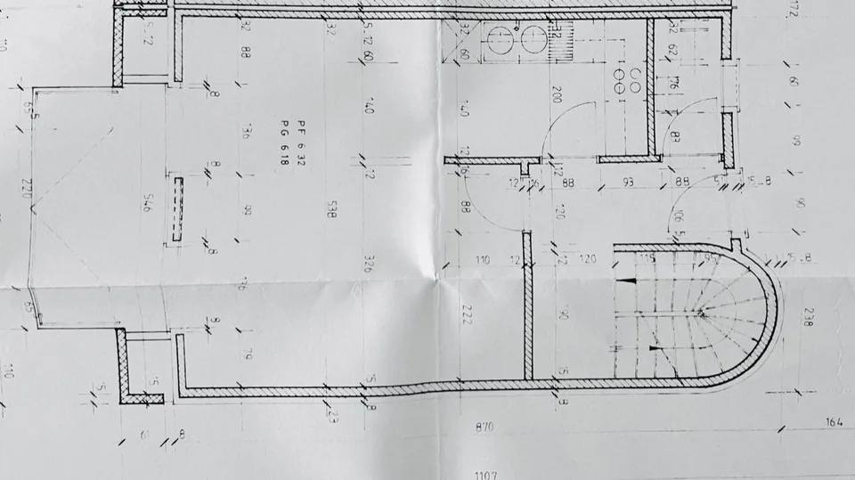 ANGEBOT - WUNDERSCHÖNES ENDE REIHENHAUS MIT 5.5 ZIMMERN IN VERNATE – Foto 11 von 13
