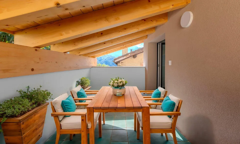 3.5 LOCALI DI NUOVA COSTRUZIONE CON BALCONE A LOPAGNO