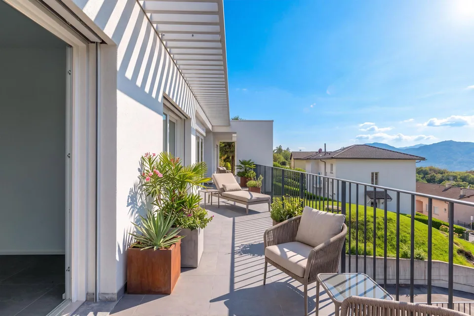 Exklusive und prächtige Villa mit Seeblick, 6,5 Zimmer in Pugerna – Foto 23 von 26