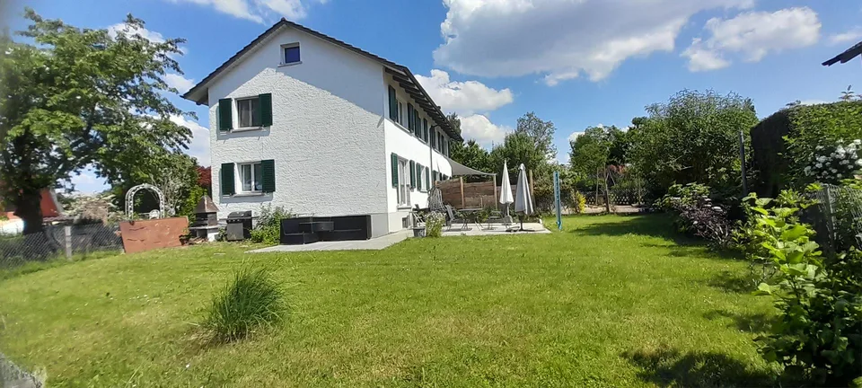 Charmantes 4.5-Zimmer Doppel-Einfamilienhaus