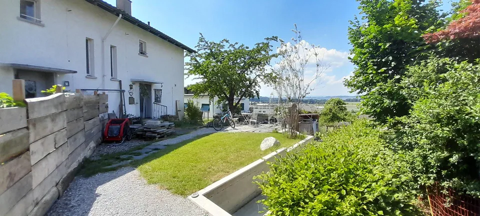 Charmantes 4.5-Zimmer Doppel-Einfamilienhaus