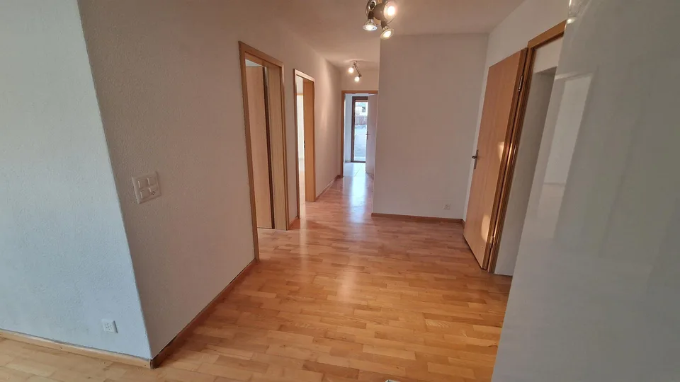 3.5 Zimmer Wohnung mit Gartenanteil