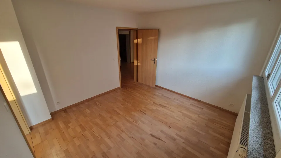 3.5 Zimmer Wohnung mit Gartenanteil