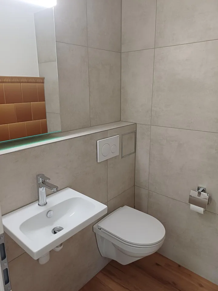 Frisch renovierte helle Altbauwohnung