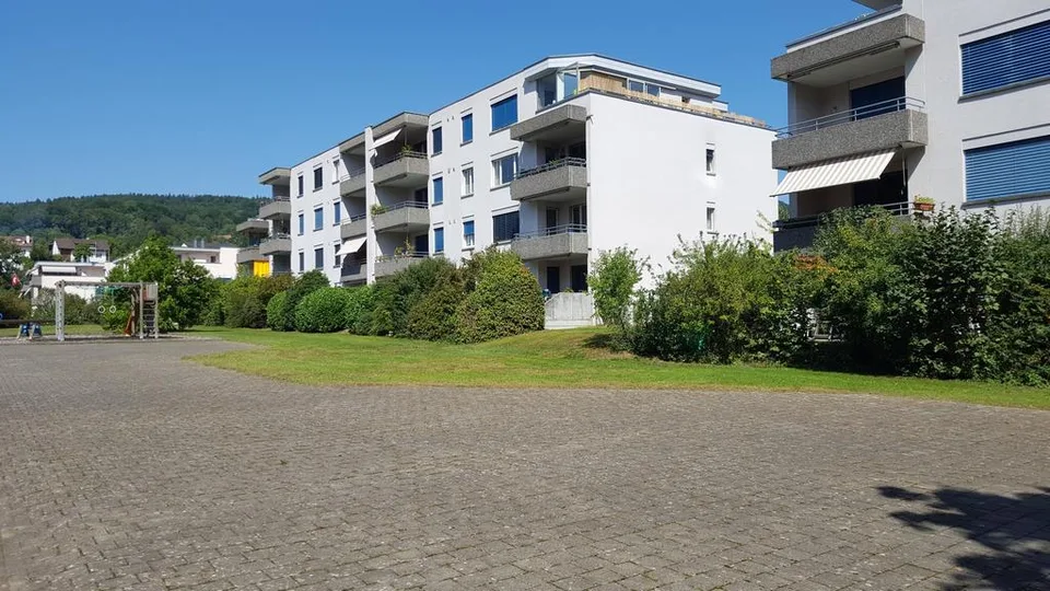 FAMILIENWOHNUNG IN RUHIGER UMGEBUNG